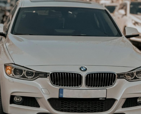 front end of a white BMW car - rocket chip BMW Chip Tuning