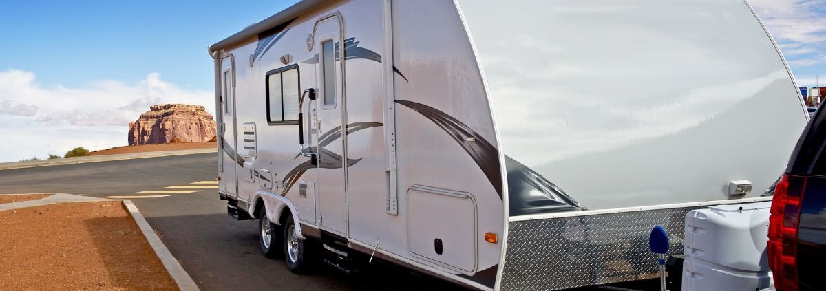 close up a truck towing an RV - rocket chip Increasing Power for Towing